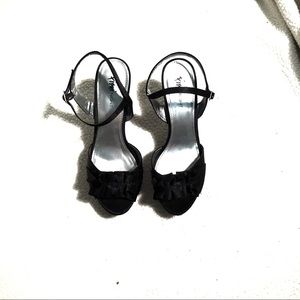 WINDSOR black 3in pumps size 9